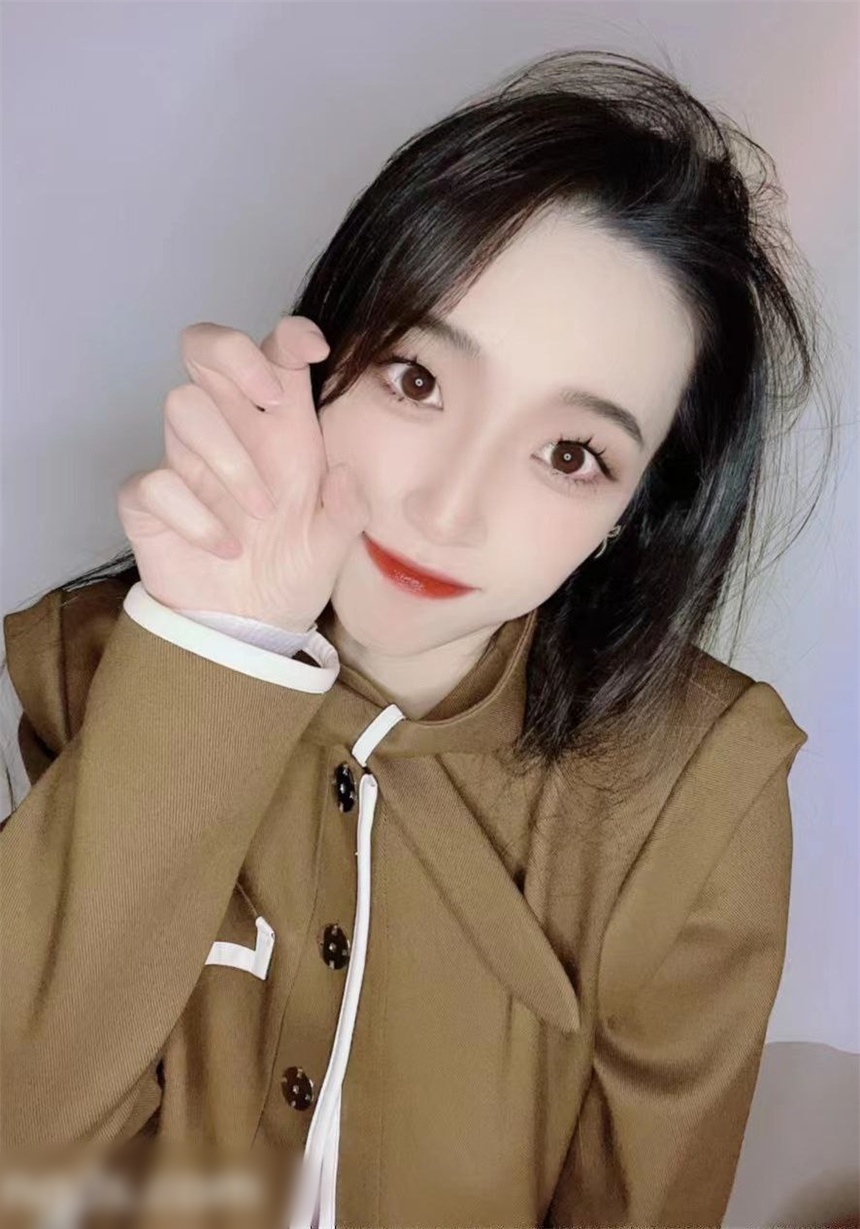 極品女大小純與男友大尺度福利自拍 6P103V