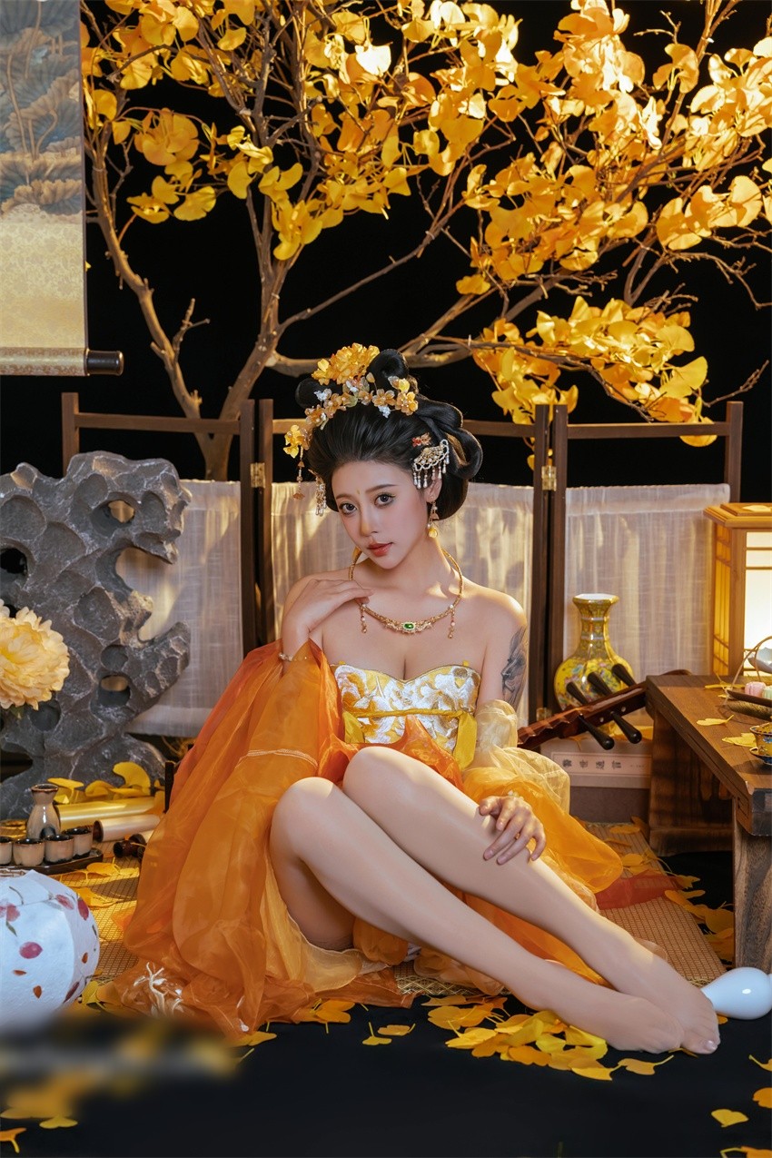 顶级颜值奈汐酱全新超美付费私房视图 90P1V